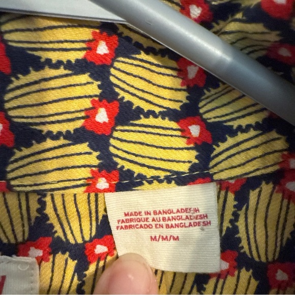 NWT Levi's Button Front Shirt Men's Size M Yellow Cactus Print Hawaiian Casual A - Picture 8 of 10